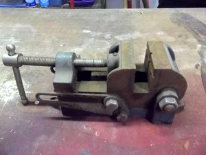 lot 171 image: Drill Press Vise