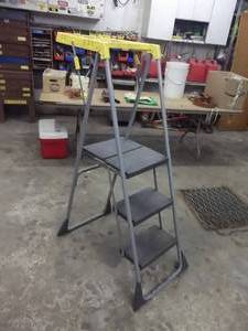 lot 185 image: Cosco Step Ladder