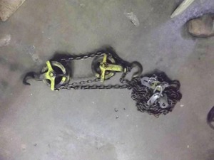 lot 189 image: Chain Hoist