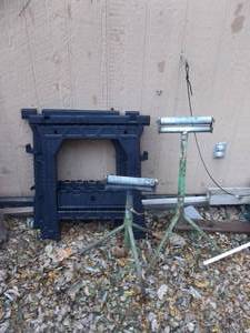 lot 212 image: Pair Of Saw Horses & Pair Of Rolling Material Stands