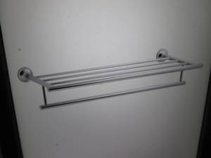 lot 17 image: Kohler Coralais 24 Hotelier Towel ...