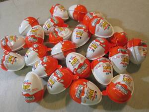 lot 85 image: 24 Kinder Joy Best by May 2019  B-3...