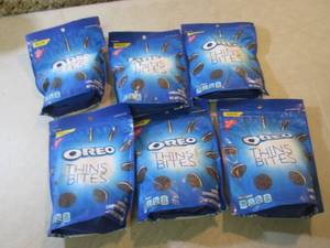 lot 93 image: 6 Bags of Oreo Thin Bites Cookies B...