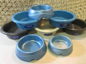 lot 112 image: 8 Assorted Dog Bowls  RM1...