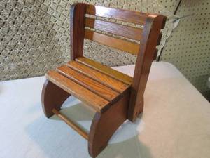 lot 162 image: Vintage Wood Kids ChairStep  EW4...