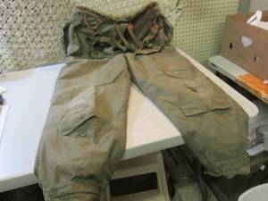 lot 190 image: Vintage Winter Pants with Suspender...