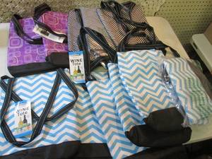 lot 241 image: Lot of 11 Wine Tote Bags  D-2...