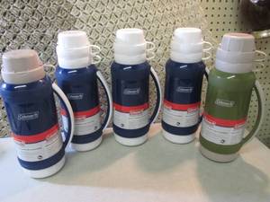 lot 251 image: Lot of 5 Coleman 1.75 QT Insulated ...
