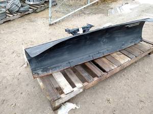 lot 17 image: Polaris 72 ATV Plow...