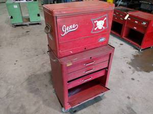 lot 28 image: Toolbox, 26.5x18x51...