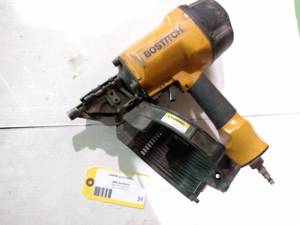 lot 31 image: Bostitch N80CB-1 Coil Nailer...