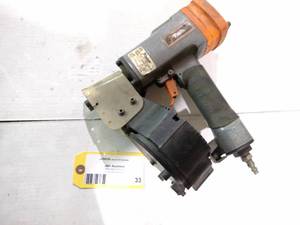 lot 33 image: Paslode 320050CP Coil Nailer...