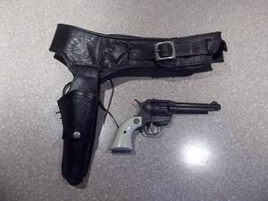 lot 4 image: High Standard Double 9 Model W-101 .22 Cal. 9-Shot Revolver
