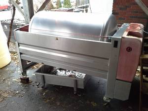 lot 1 image: Prospero Equipment Co. Grape Press - M Series