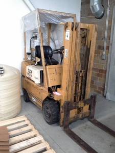 lot 3 image: TCM FCG 15 Fork Lift