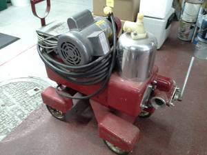 lot 6 image: Enologica Correggese Nicolini Eletrocpompe Gioiello Single Phase Piston Pump