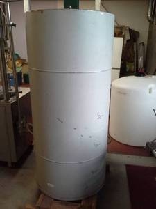 lot 12 image: 150-Gallon Stainless Steel Tank with Lid