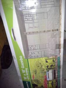 lot 166 image: Gardenline 10x10ft. Gazebo with Netting