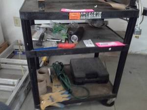 lot 192 image: Rolling 3-Tier Metal Utility Cart