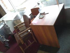 lot 194 image: Wood Office Desks, Bookshelf, Office Chairs