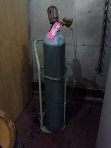 lot 339 image: CO2 Tank with Hoses, Valve, Cart