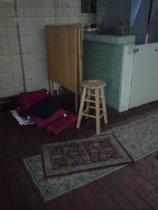 lot 344 image: Stool, Partitions, Rug, Pillows