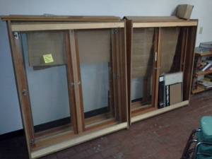 lot 321 image: Lot of (4) Cherry Wood Wall Mount Display Cabinets
