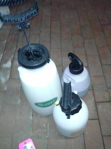 lot 355 image: Lot of (3) Scotts Plastic Pressure Sprayers
