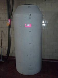 lot 367 image: 300-Gallon Poly Tank