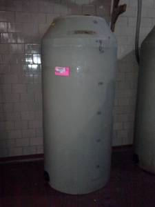 lot 368 image: 300-Gallon Poly Tank
