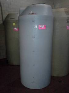 lot 370 image: 300-Gallon Poly Tank