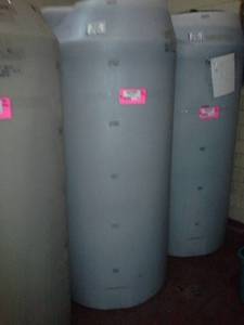 lot 372 image: 300-Gallon Poly Tank