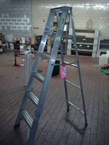 lot 380 image: Werner Saf-T-Master Household 6ft. Aluminum Step Ladder