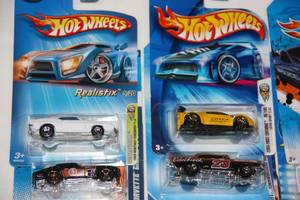 Hot Wheels Die Cast Car Lot 1  20 Cars