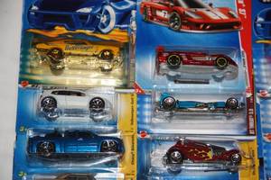 Hot Wheels Die Cast Car Lot 2  20 Cars