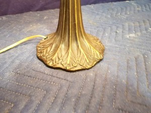 lot 7 image: Beautiful Table Lamp
