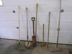 lot 17 image: Sledge Hammer and Assorted Tools