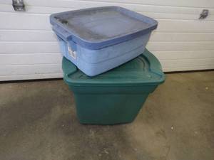 lot 20 image: Pair of Totes