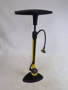 lot 46 image: Air Pump with Gauge