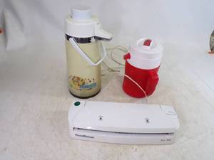 lot 52 image: Food Saver Vac, Air Coffee Pot and Drink cooler