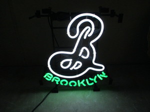 lot 7 image: Brooklyn Beer Lighted Sign