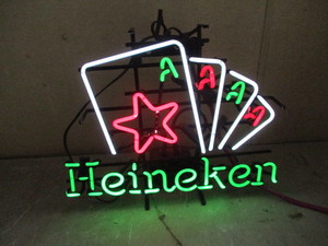 lot 16 image: Heineken Lighted Beer Sign (Cards)