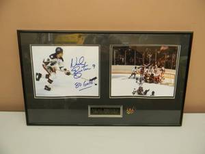 AWESOME NEAL BROTEN 1980 OLYMPIC GOLD AUTOGRAPHED PIECE - SIGNED NEAL BROTEN 80 GOLD - FRAMED - APPROX 25 BY 15 - SEE PICTURES