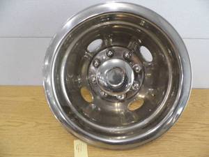 lot 41 image: Hub Cap