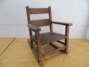 lot 49 image: Childs Rocker