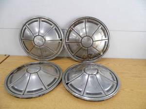 lot 63 image: Lot of 4 Hubcaps