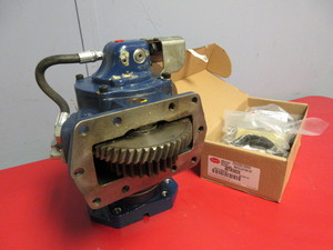 lot 606 image: MUNCIE POWER TAKE-OFF UNIT