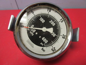 lot 692 image: NOSHOK 4 PRESSURE GAUGE