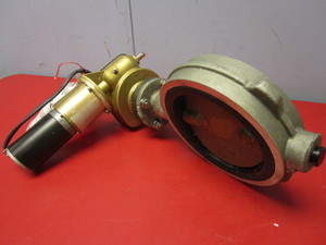 lot 701 image: AKRON BRASS CO. ELECTRIC ACTUATOR WITH MOTOR DRIVER