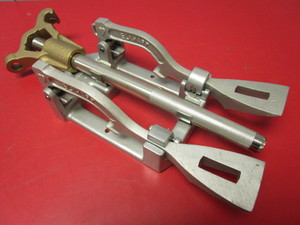 lot 711 image: ELKHART SPANNER AND HYDRANT WRENCH KIT